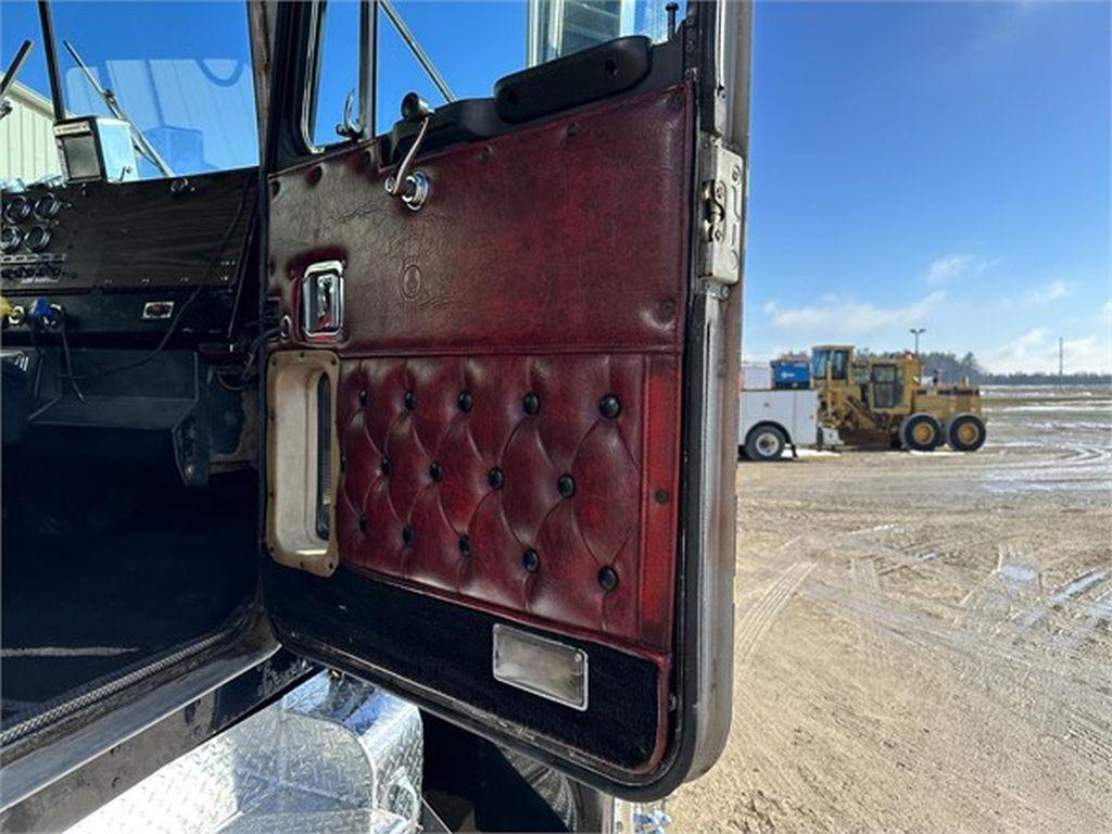 1981 KENWORTH W900A