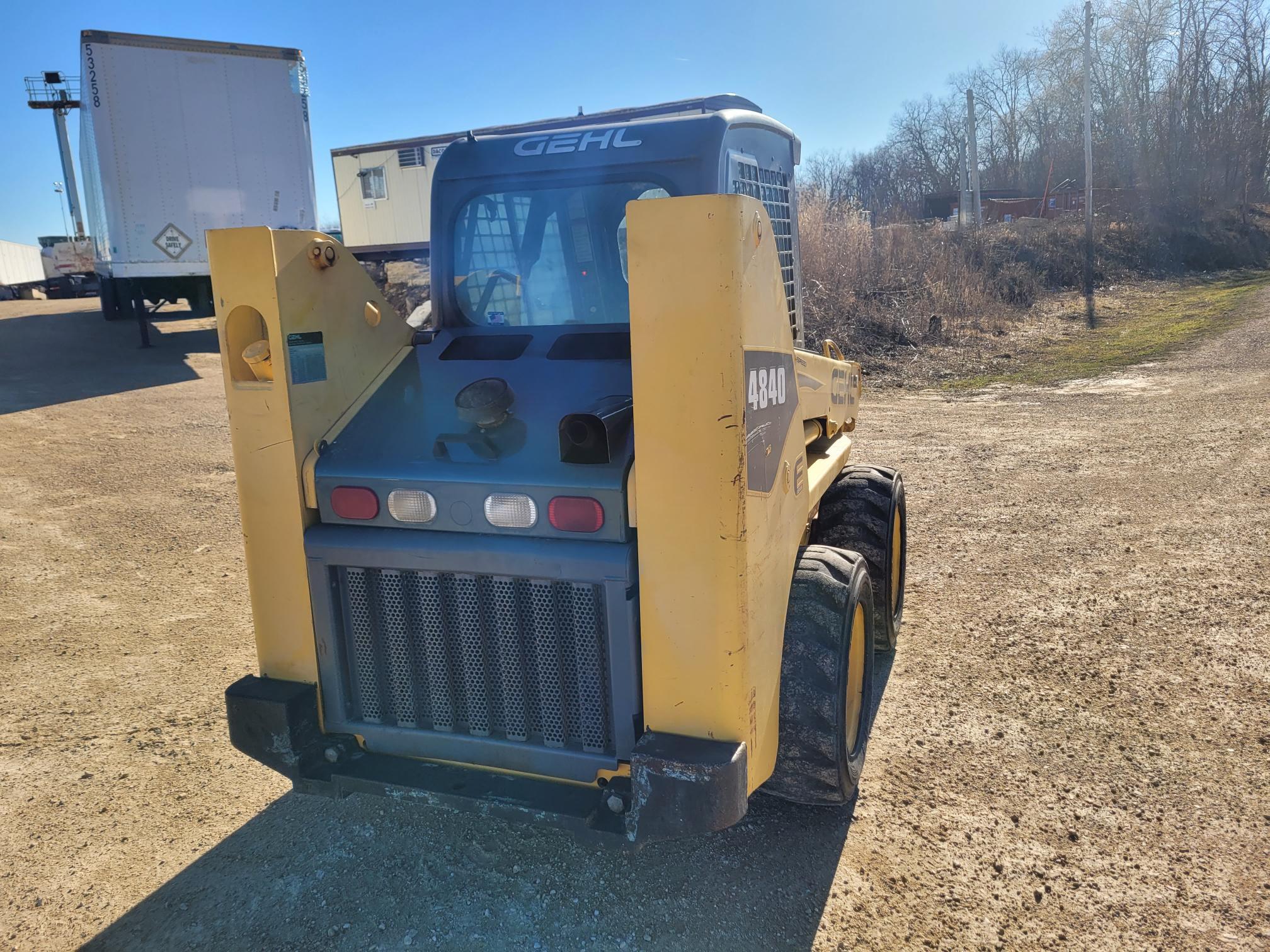 Gehl 4840 Skid Loader