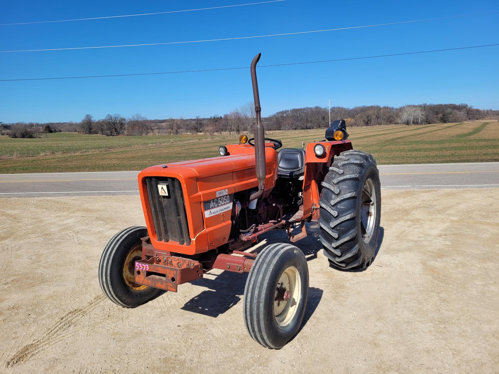 Allis Chalmers 5050 Tractor