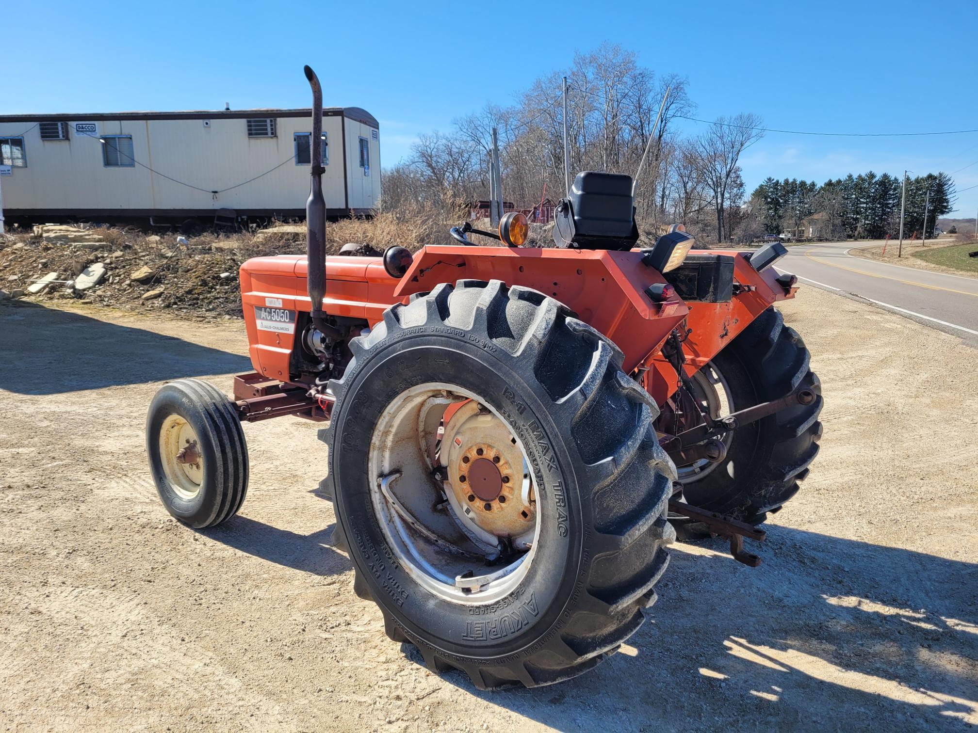 Allis Chalmers 5050 Tractor