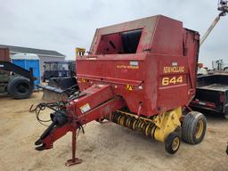 New Holland 644 Round Baler