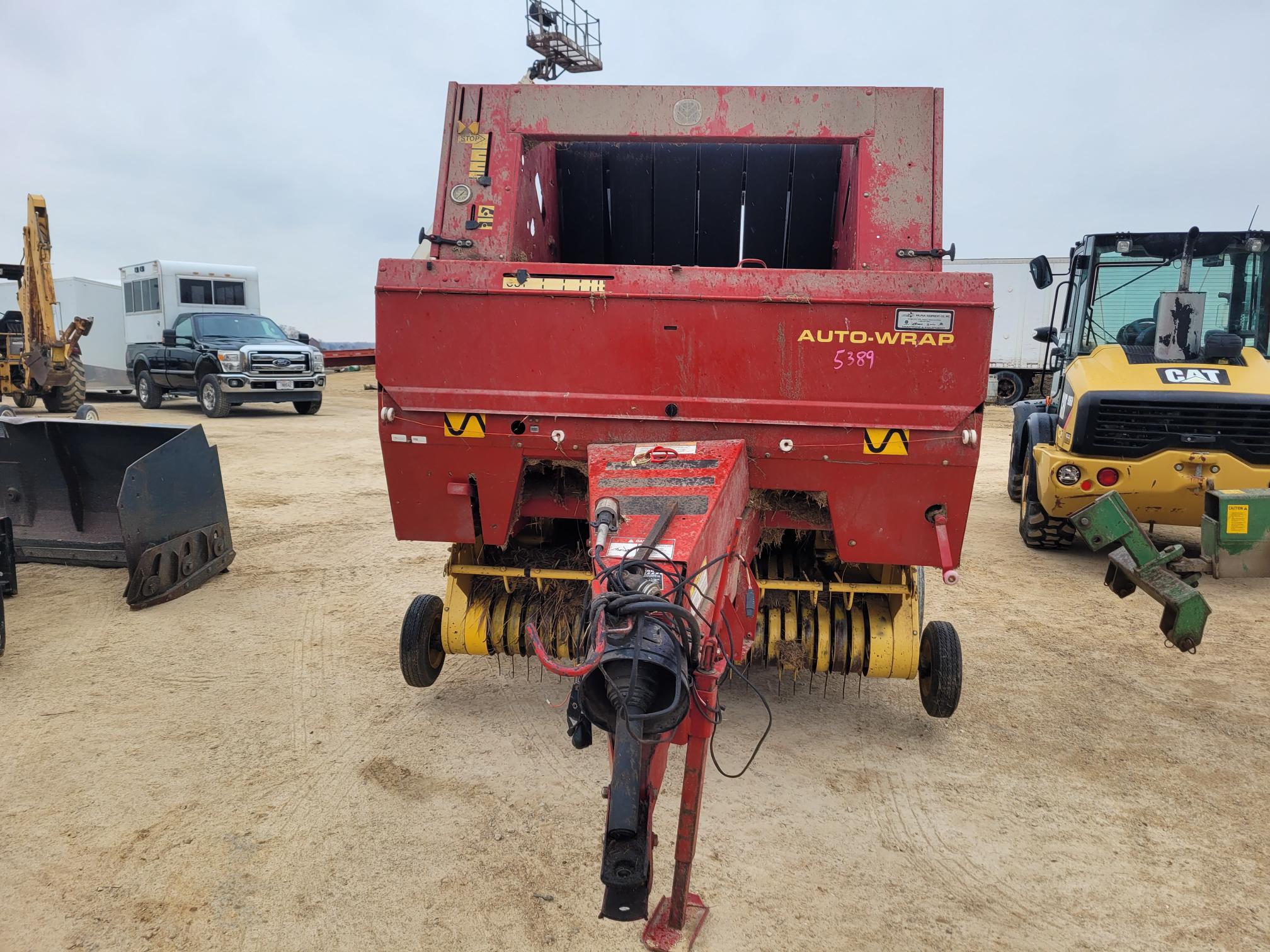 New Holland 644 Round Baler