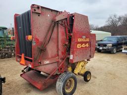 New Holland 644 Round Baler