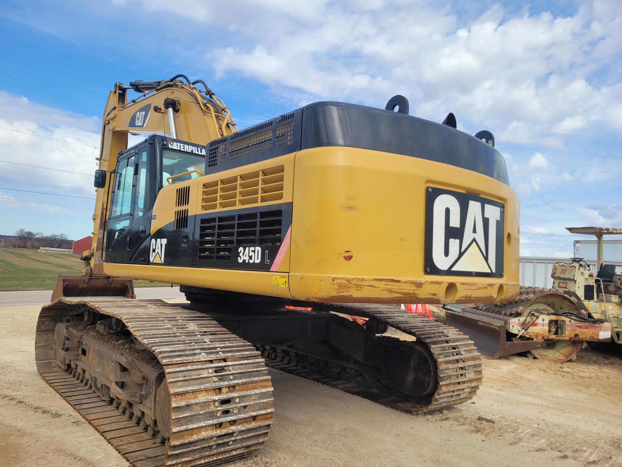 Caterpillar 345DL Excavator