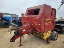 New Holland 644 Round Baler