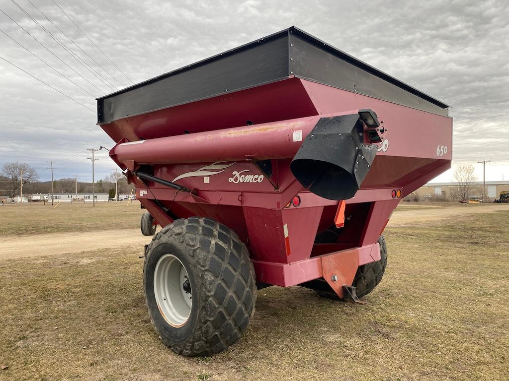 Demco 650 Grain Cart