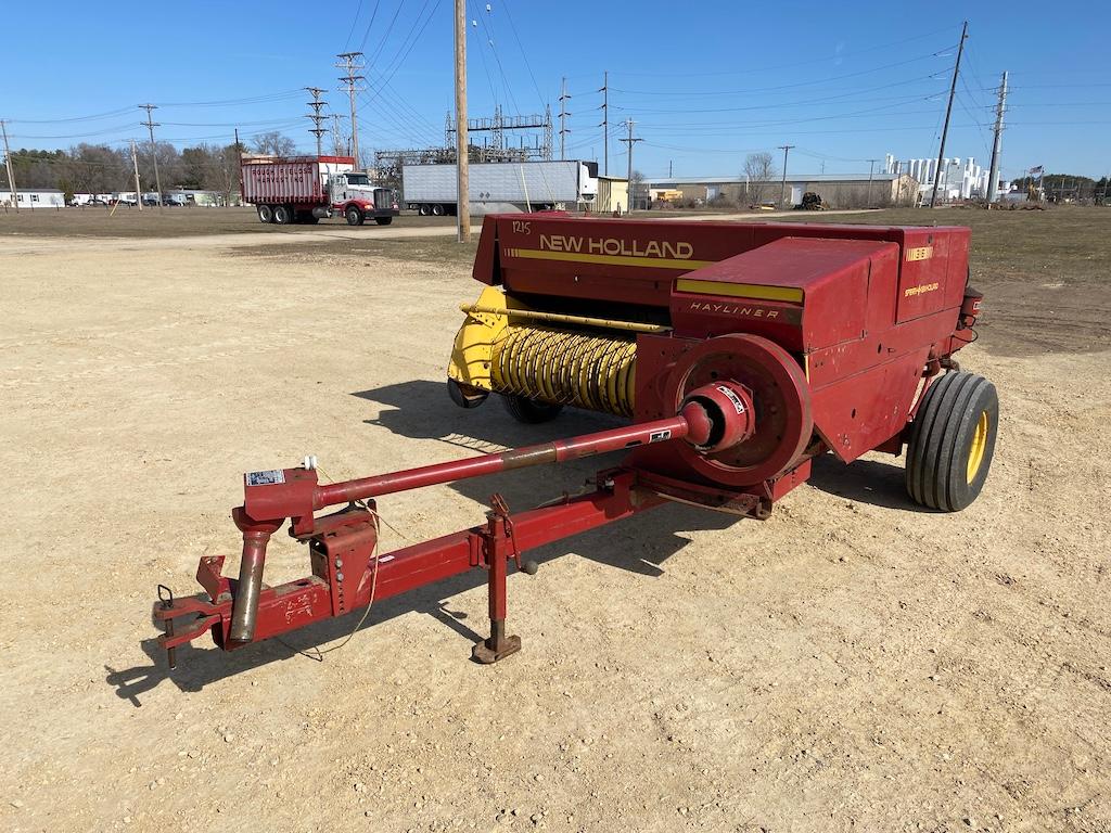 New Holland 316 Baler