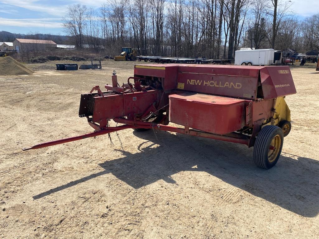 New Holland 316 Baler