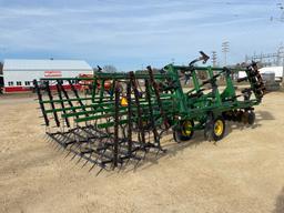 John Deere 724 Field Cultivator