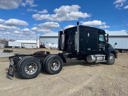 2004 Freightliner Columbia Semi