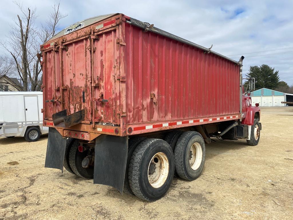 1972 Ford L9000 Grain Truck