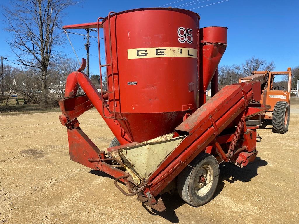 Gehl 95 Mixer Mill