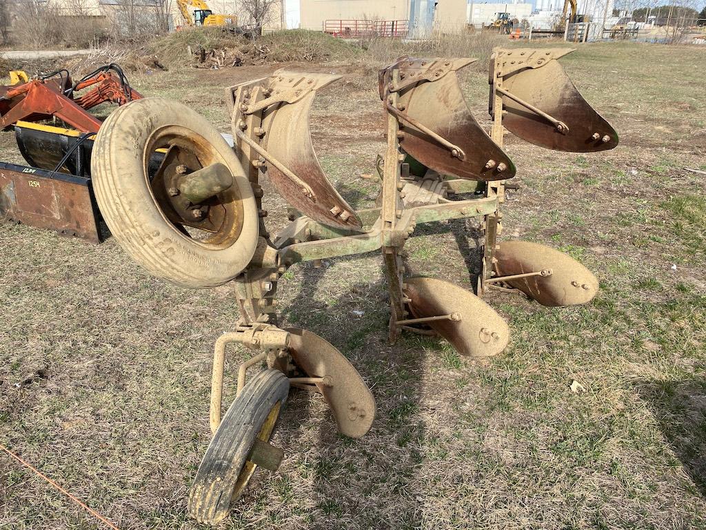 John Deere 825 Rollover Plow