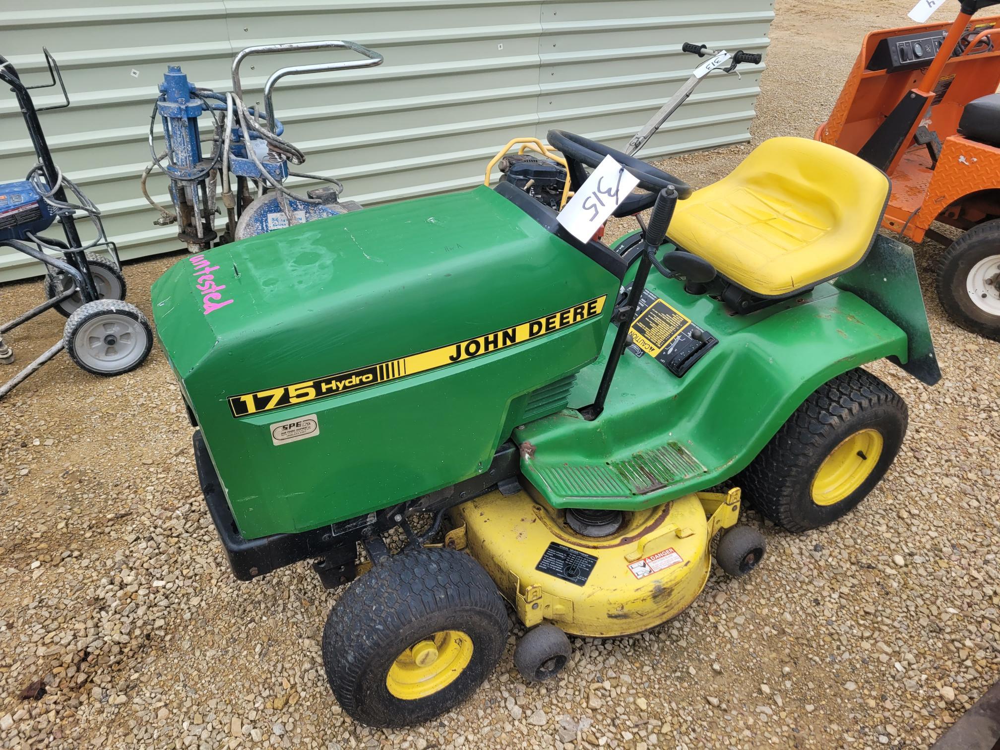 John Deere 175 Lawn Tractor