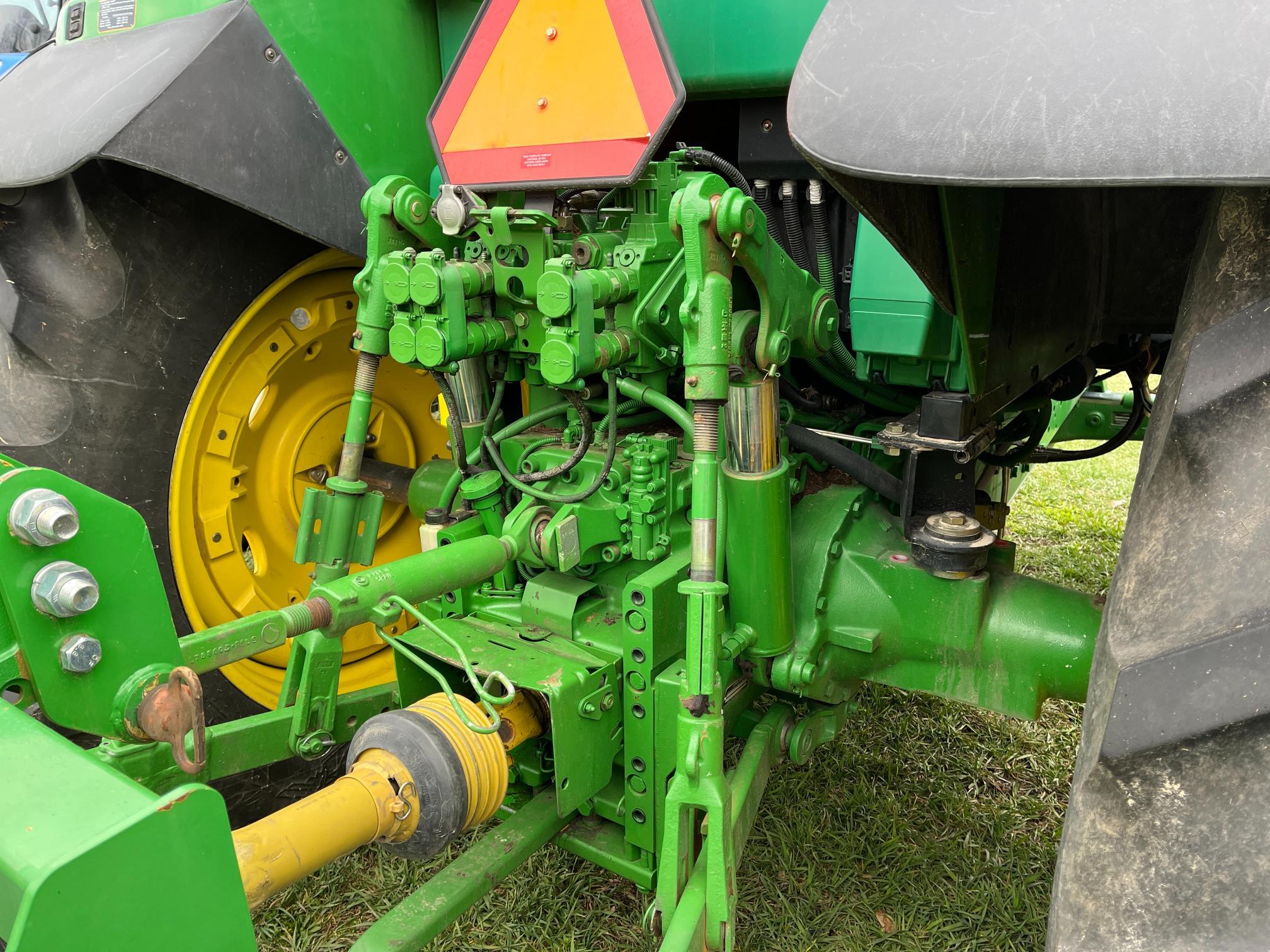 John Deere 7320 Tractor