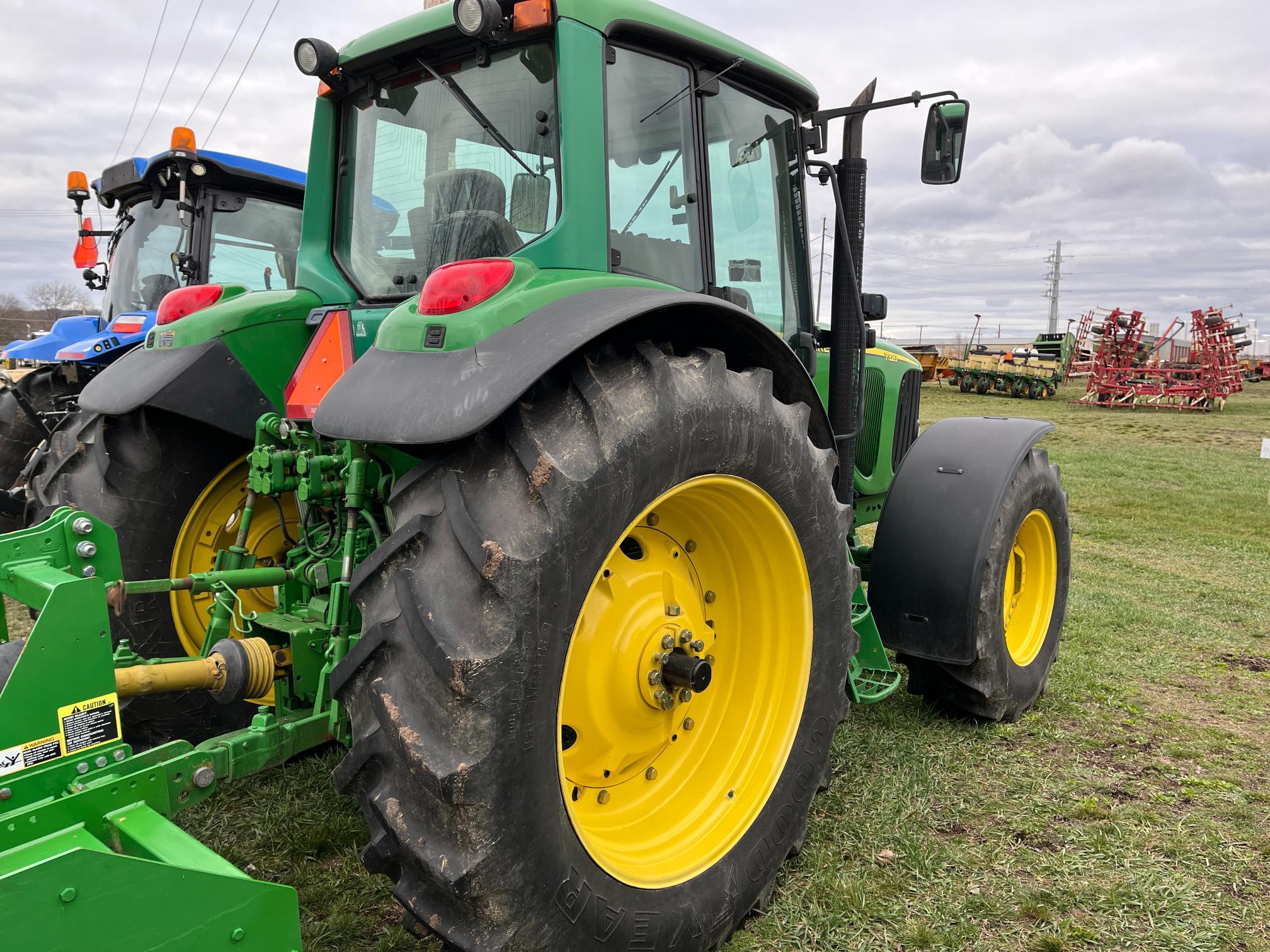 John Deere 7320 Tractor