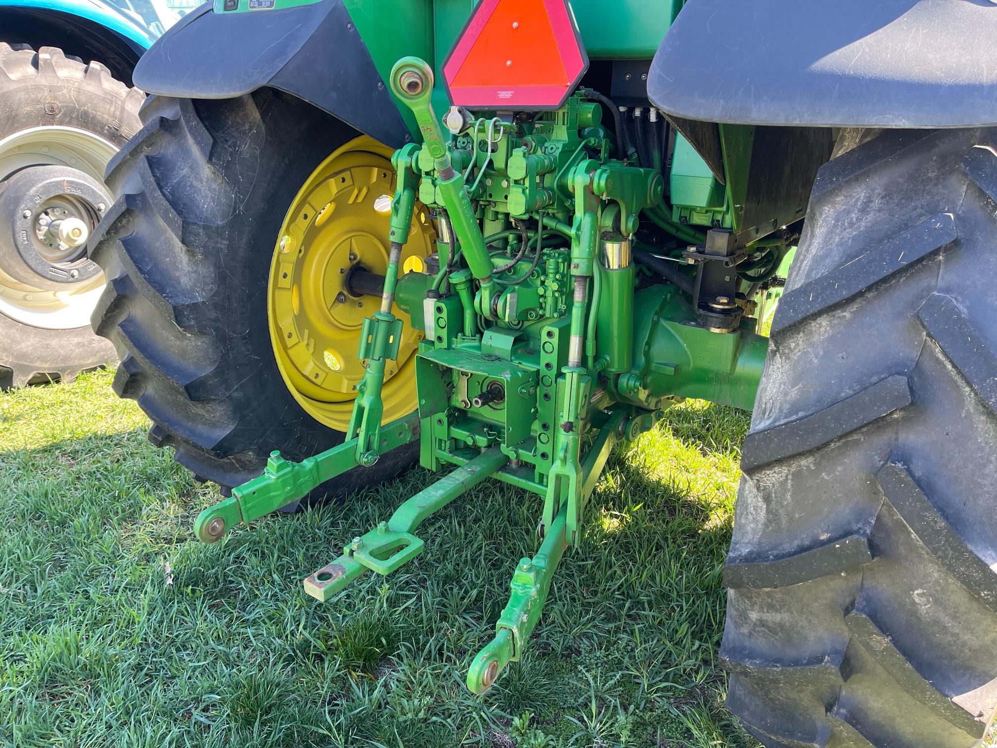 John Deere 7320 Tractor