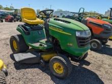 John Deere L118 Lawn Tractor