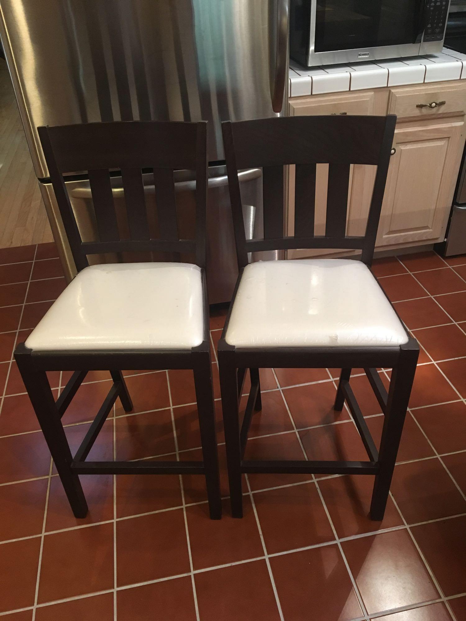 2 matching bar chair/stools (SPRING MILLS)