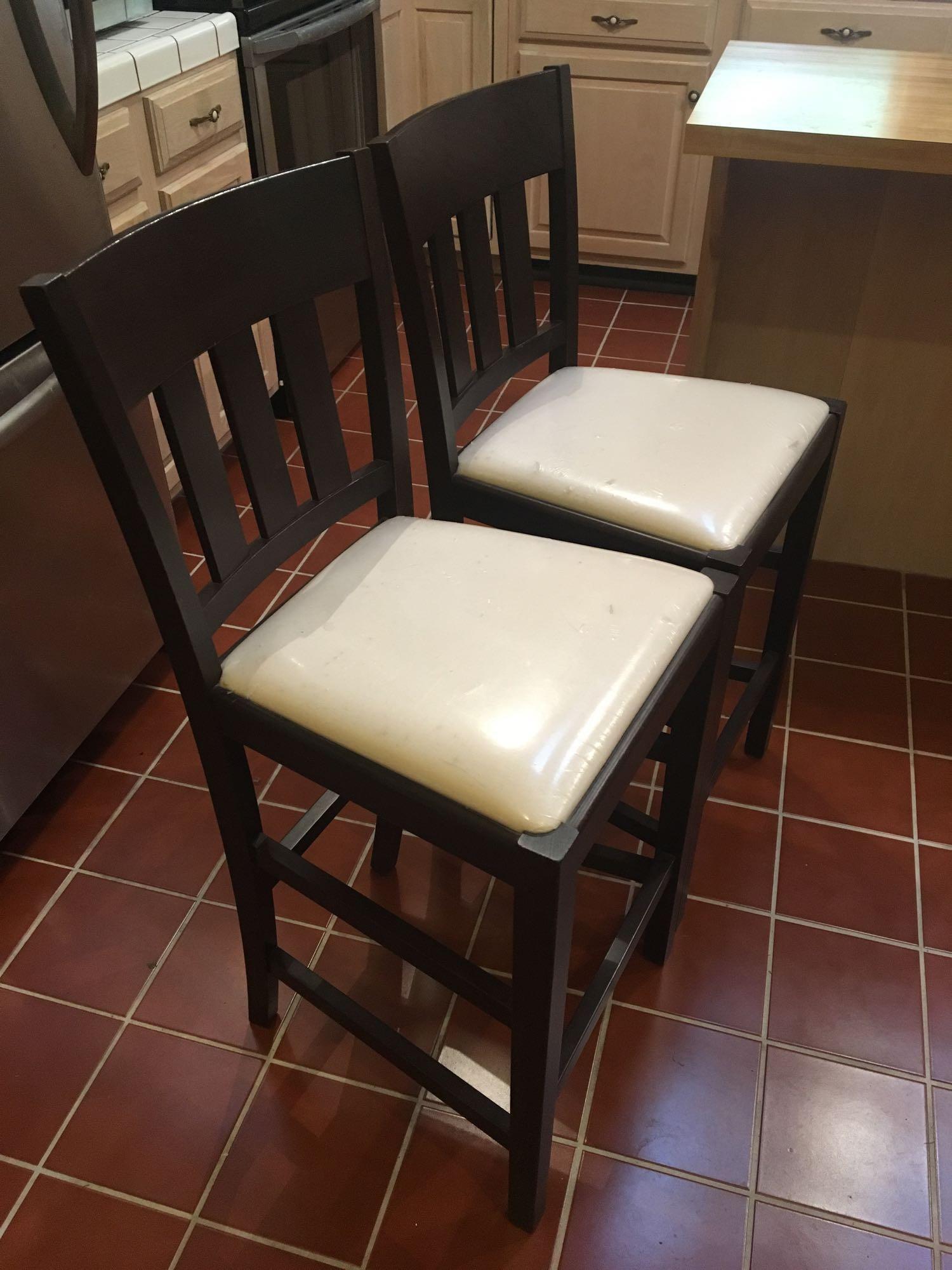 2 matching bar chair/stools (SPRING MILLS)