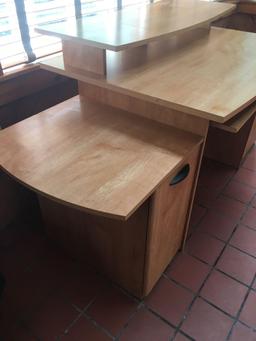 BUSH FURNITURE computer desk (SPRING MILLS)