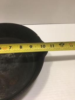 Vintage ERIE 10" cast iron skillet