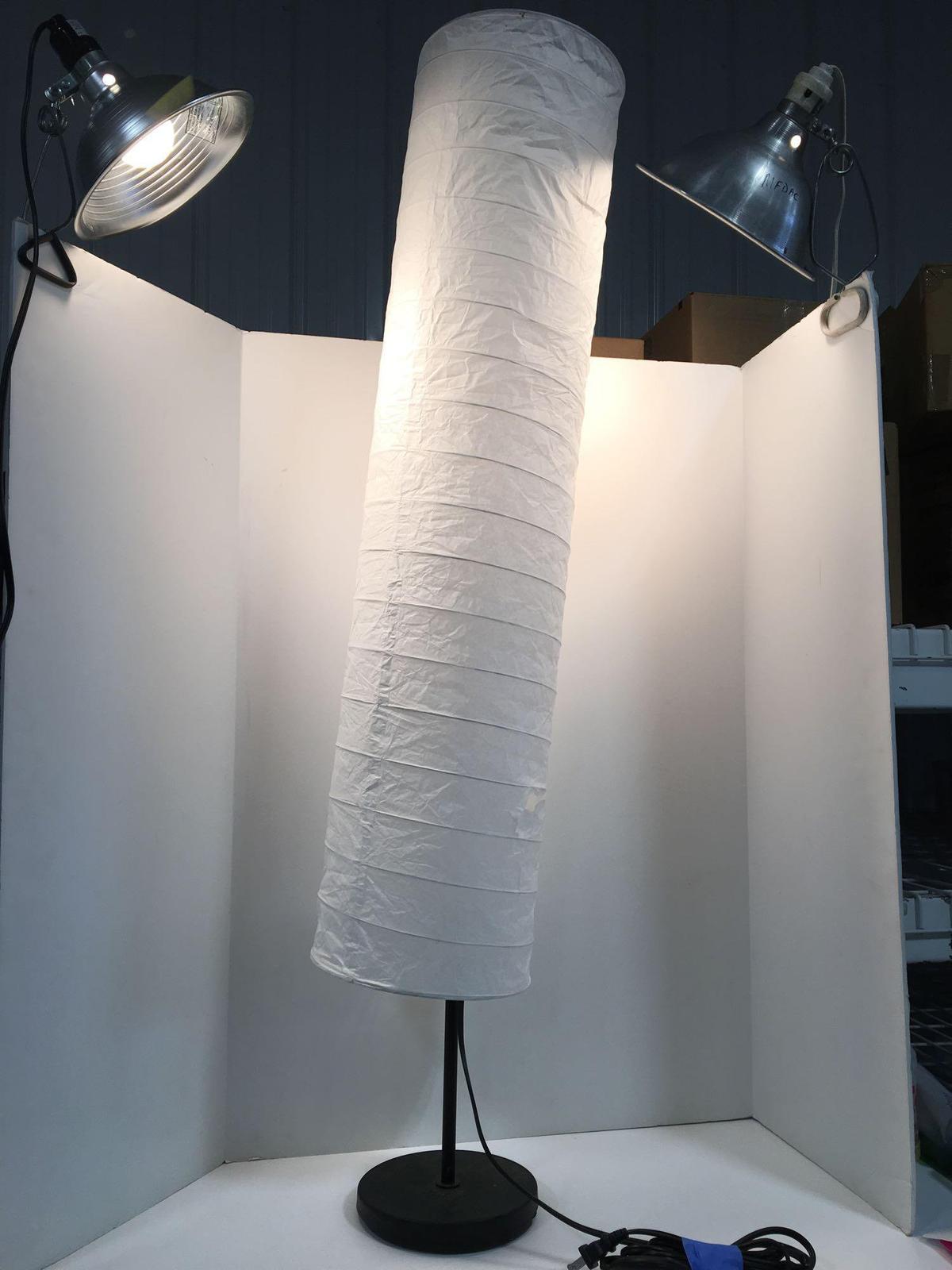 Paper lampshade lamp