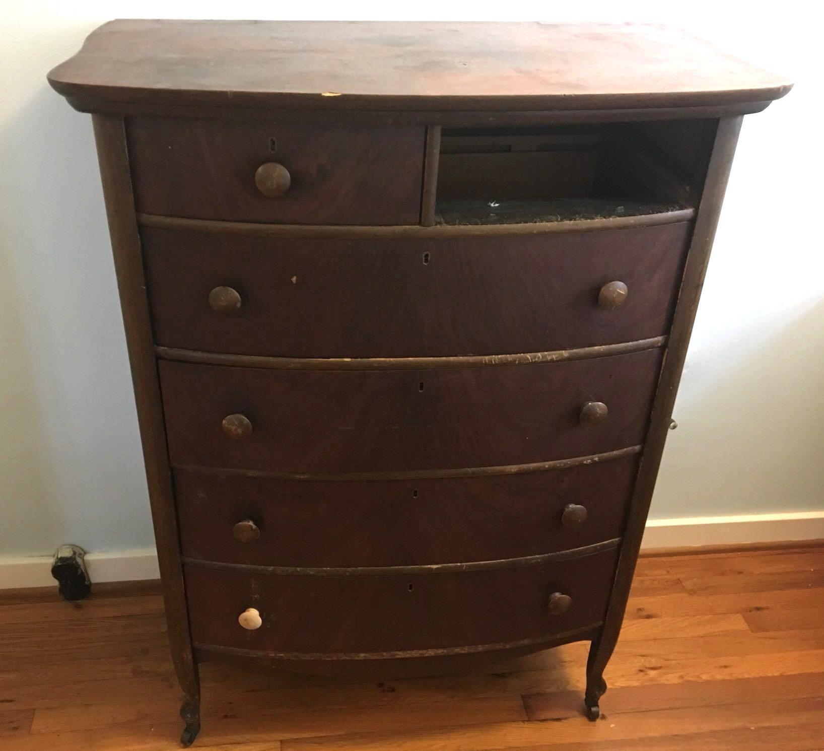 Vintage Chest of drawers (missing drawer) (Upstairs, heavy)