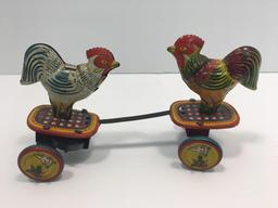 Vintage Tin Litho Wind-up Toy Fighting Pecking Chicken Rooster MIJ Made in Japan