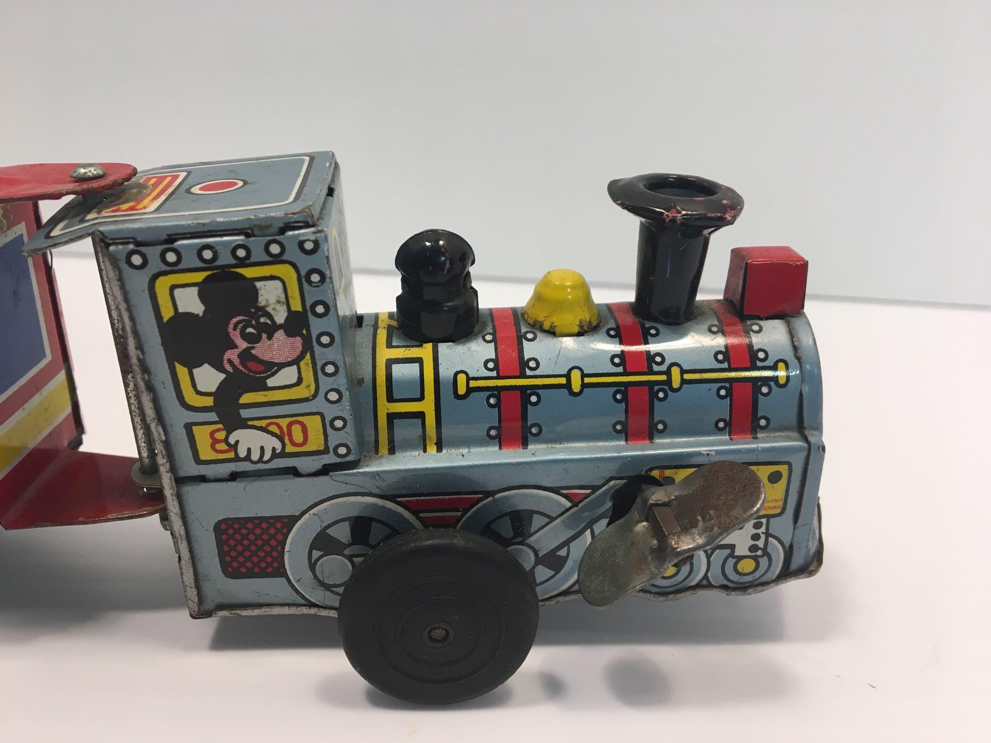 MARX tin/litho DISNEYLAND toy train(see video)