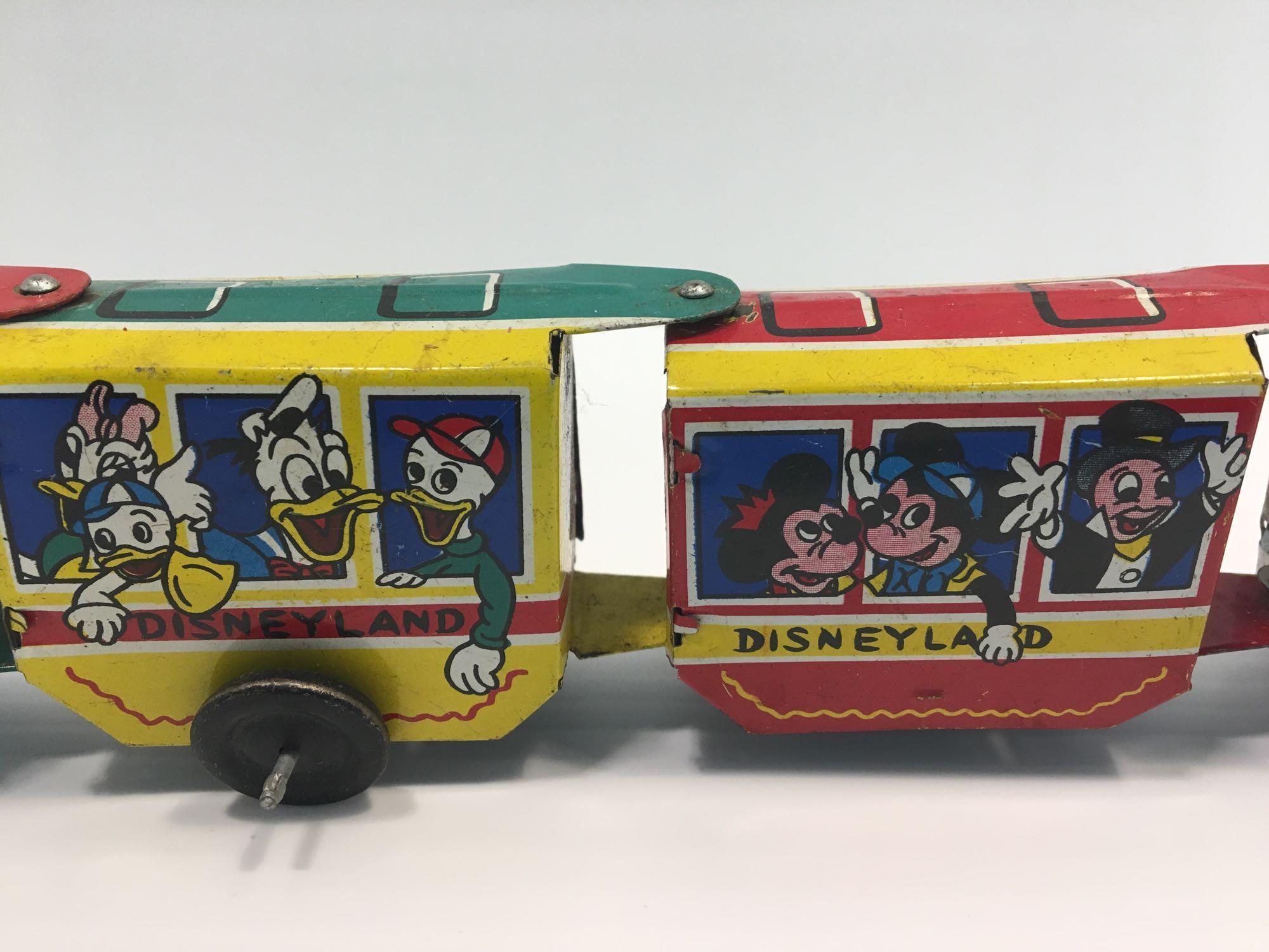 MARX tin/litho DISNEYLAND toy train(see video)