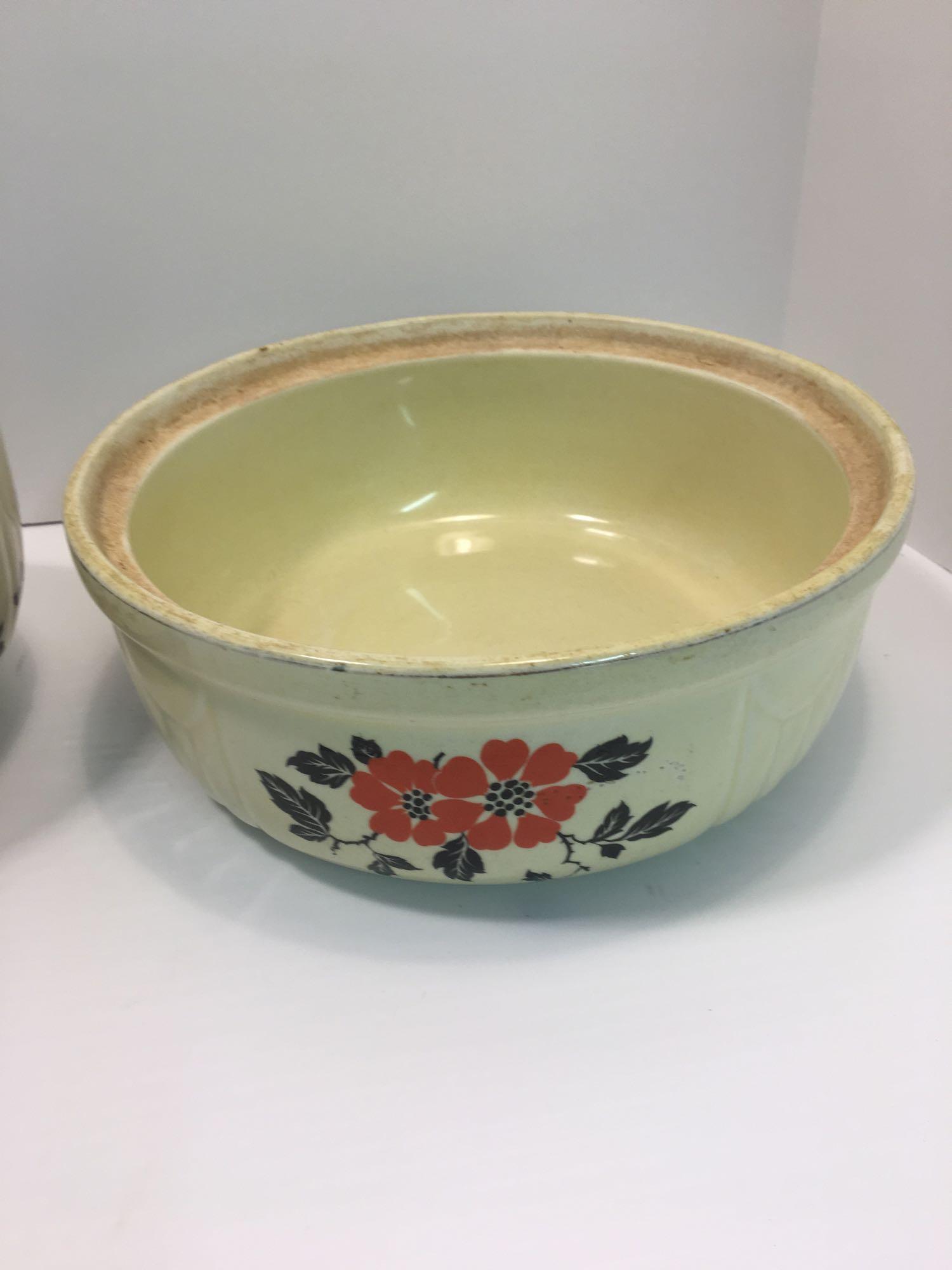 HALL'S SUPERIOR bowls (1/lid; red poppy pattern)