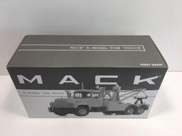 FIRST GEAR R-Model MACK tow truck(PENNA TURNPIKE #19-2780)