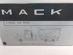 FIRST GEAR R-Model MACK tow truck(PENNA TURNPIKE #19-2780)