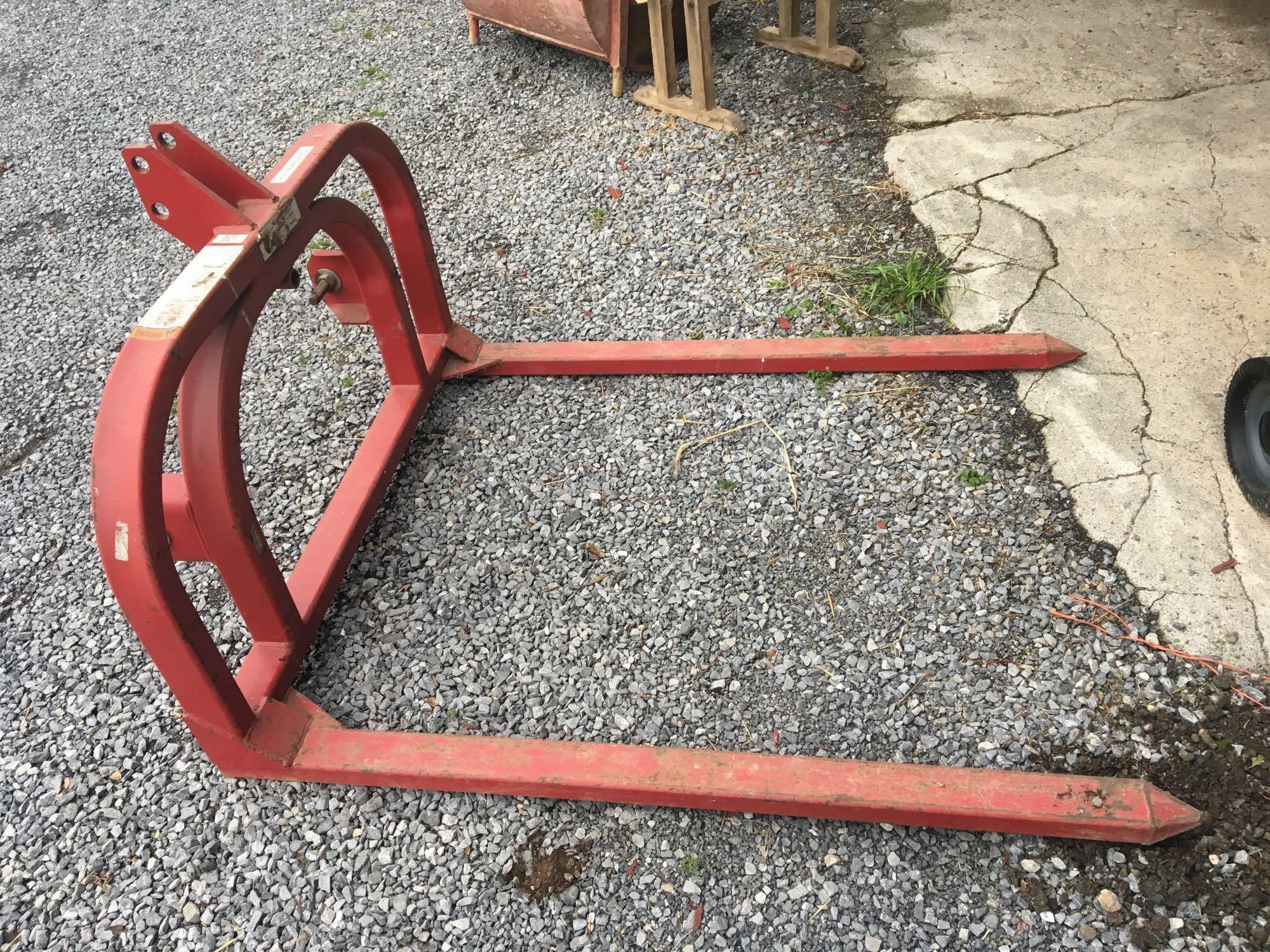 WORKSAVER 3 pt hitch bale fork