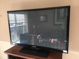 SAMSUNG 43" plasma TV(model PN43E450A1F)