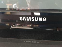 SAMSUNG 43" plasma TV(model PN43E450A1F)