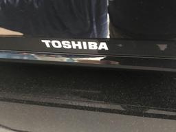 TOSHIBA flatscreen TV (Model 37AV502R)