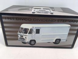 CROWN PREMIUMS die cast 1961 DIVCO DIVIDEND STEP VAN bank(stock #3802640)