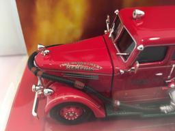 CORGI Heroes Under Fire die cast collectible fire truck(MEMPHIS TN)