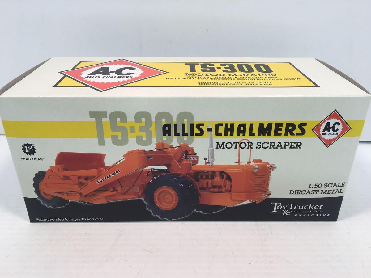 FIRST GEAR 1:50 scale die cast ALLIS CHALMERS TS-300 motor scraper(50-3099)