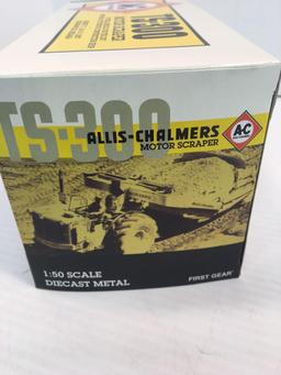 FIRST GEAR 1:50 scale die cast ALLIS CHALMERS TS-300 motor scraper(50-3099)