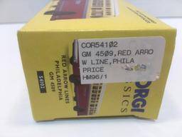 CORGI CLASSIC die cast 40th Anniversary RED ARROW LINES (Philadelphia GM 4509)