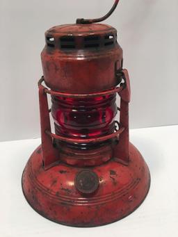 Vintage DIETZ No 40 TRAFFIC GARD lantern