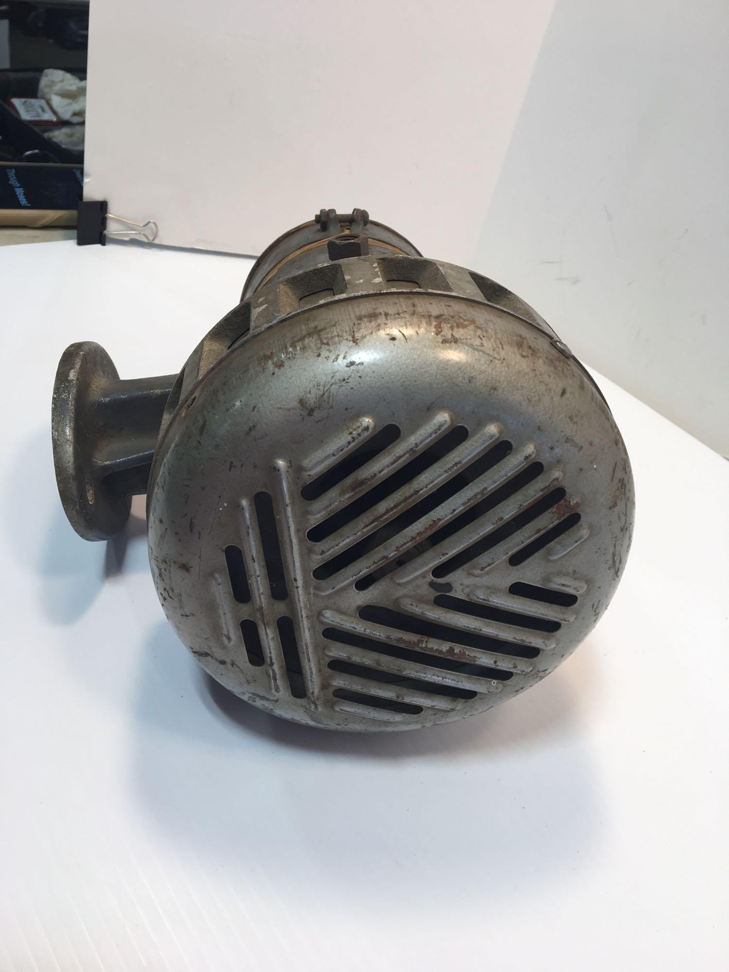 Vintage FEDERAL siren(model 2?-H)