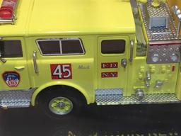 CODE 3 die cast MACK fire truck(FDNY;No12359)