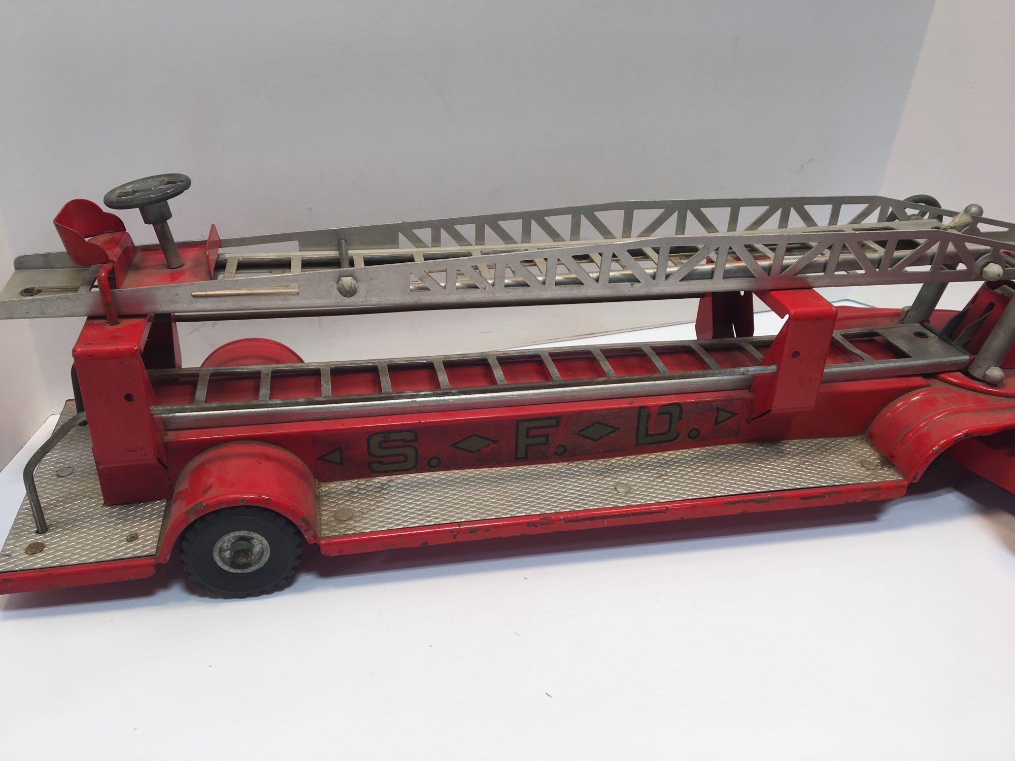 Vintage pressed metal STRUCTO(SFD) ladder fire truck