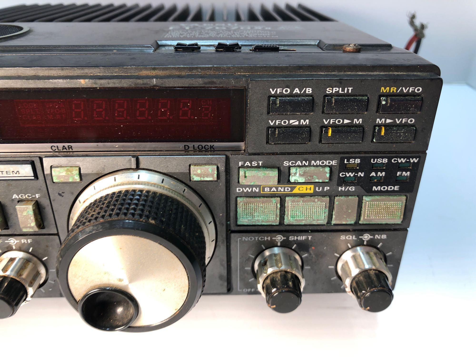 Ham & Amateur Radio YAESU HF All Mode transceiver (FT-757GXII)