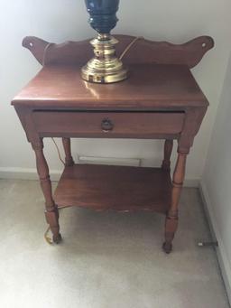 Night stand/ light(light matches lot 15)