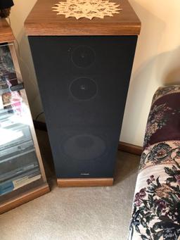 FISHER stereo system/ contents(bring own box)